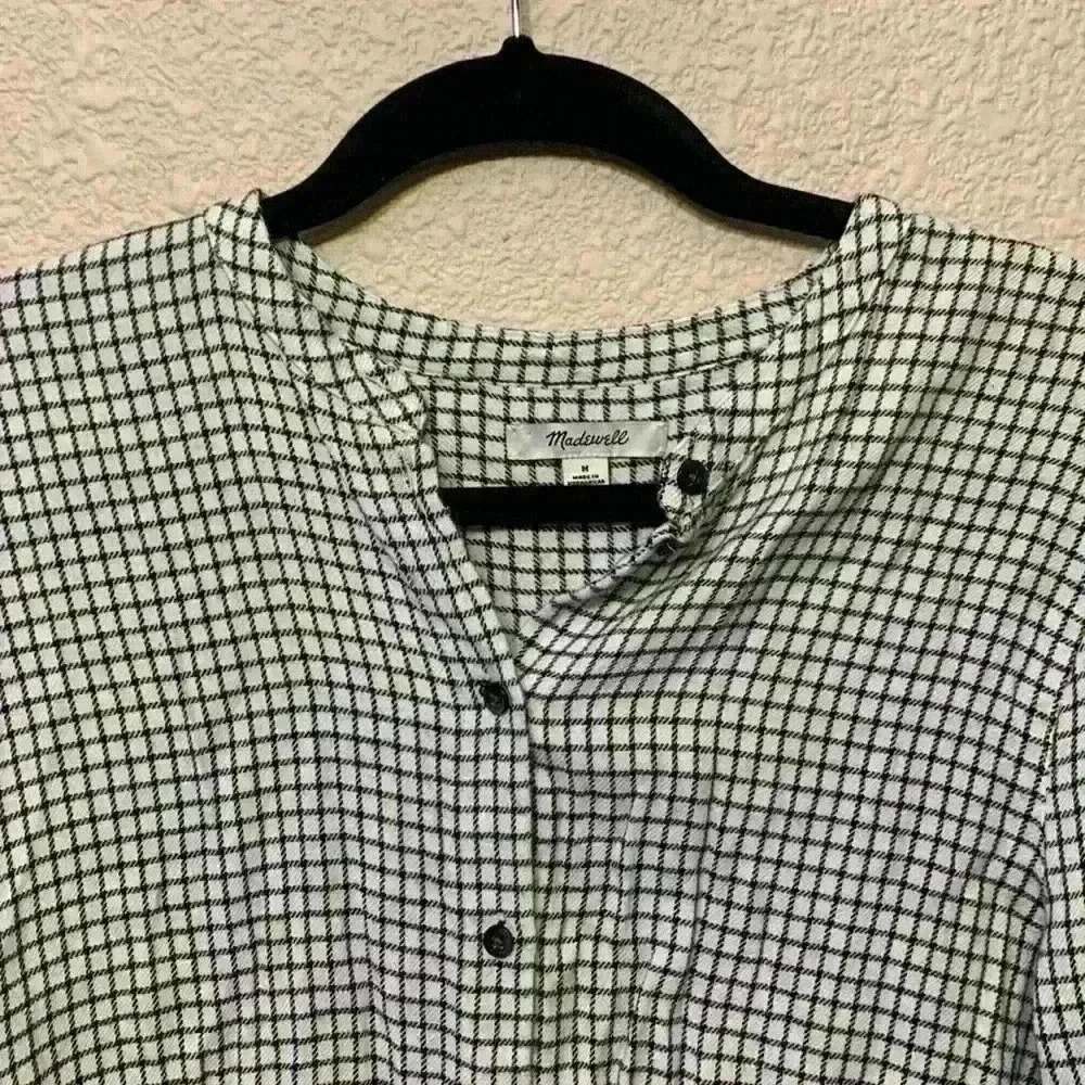 White with black window pane plaid sz M bell sleeves button down academia preppy - Picture 3 of 6